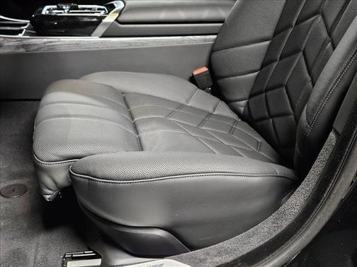 2025 BMW 750e i xDrive