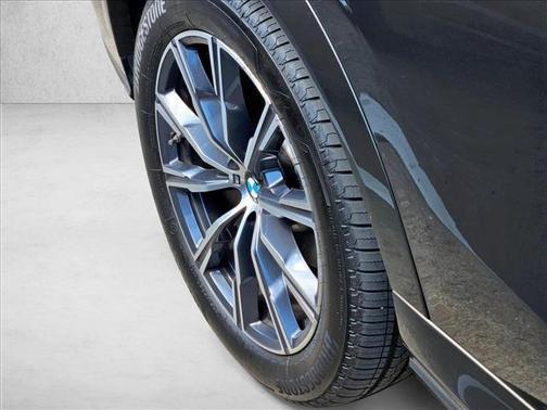 2025 BMW X6 xDrive40i