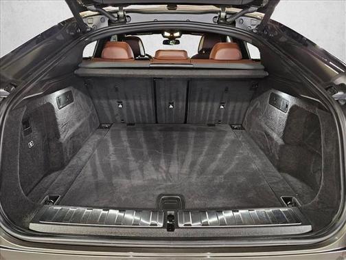 2025 BMW X6 xDrive40i