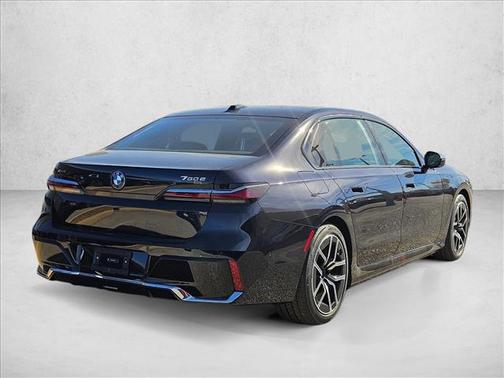 2026 BMW 750e i xDrive