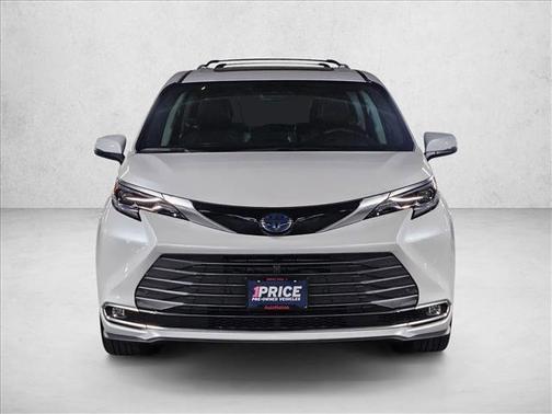 2024 Toyota Sienna Platinum 7 Passenger