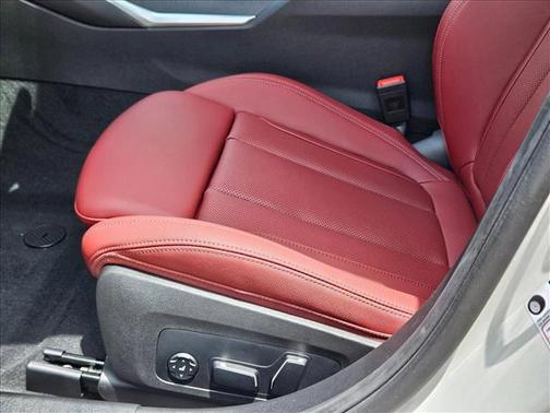 2025 BMW 330 i