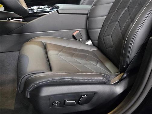 2026 BMW 550e 550e xDrive