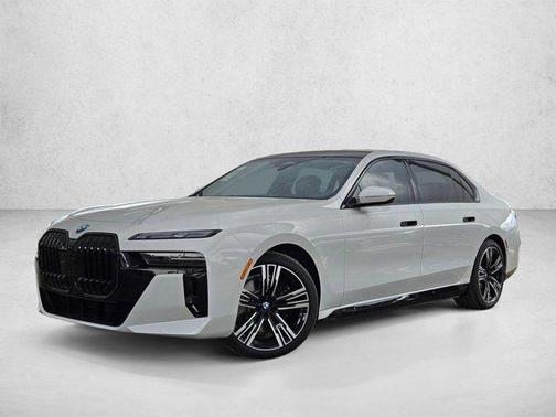 Mineral White Metallic 2026 BMW i7 xDrive60