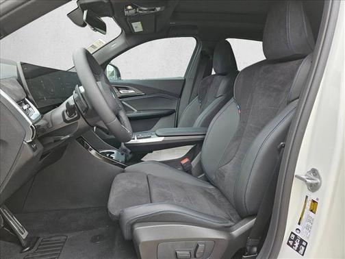 Alpine White 2026 BMW X2 xDrive28i