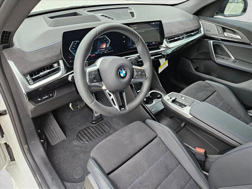 Alpine White 2026 BMW X2 xDrive28i