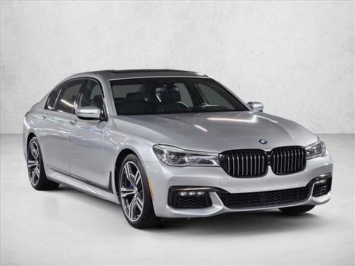 Glacier Silver Metallic 2018 BMW 750 I