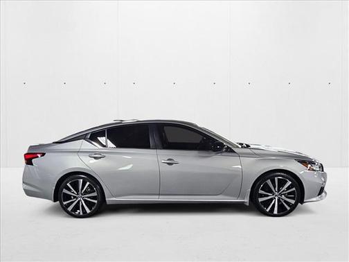 2021 Nissan Altima SR FWD