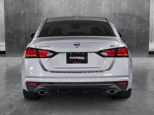 2021 Nissan Altima SR FWD
