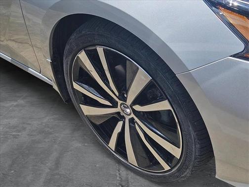 2021 Nissan Altima SR FWD