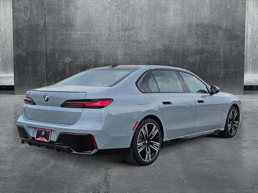 2025 BMW 740 i xDrive