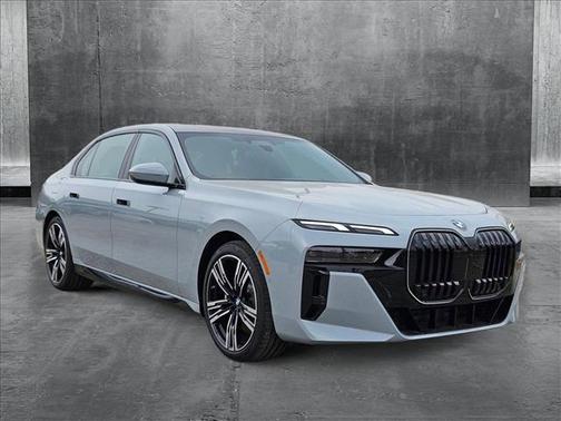 2025 BMW 740 i xDrive