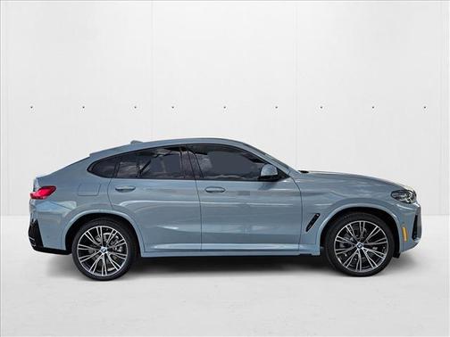 2025 BMW X4 xDrive30i