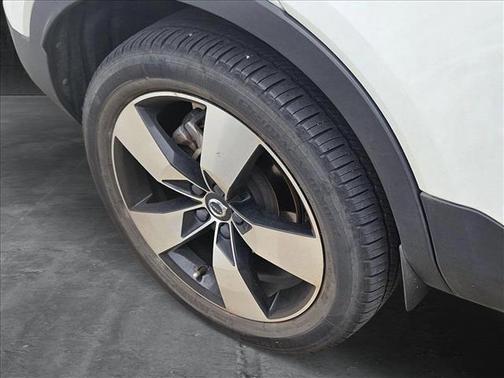 2021 Volvo XC40 T5 Momentum