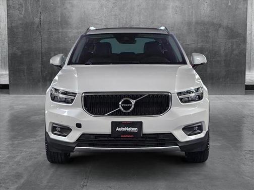 2021 Volvo XC40 T5 Momentum