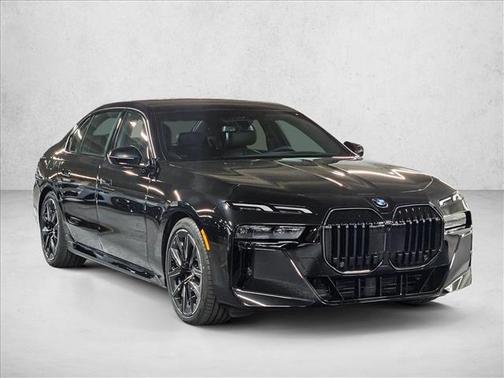 2025 BMW 760 xDrive
