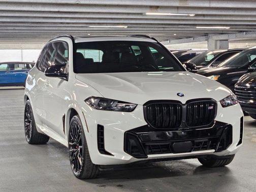 2024 BMW X5 M60i