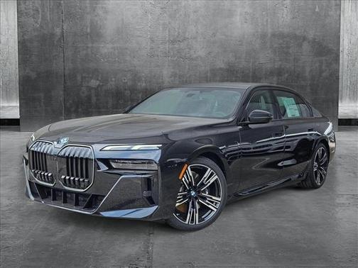 2025 BMW 750e i xDrive