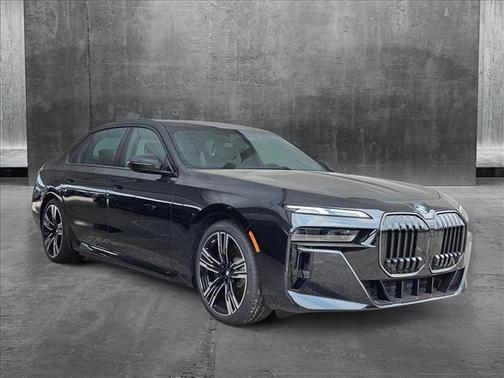 2025 BMW 750e i xDrive