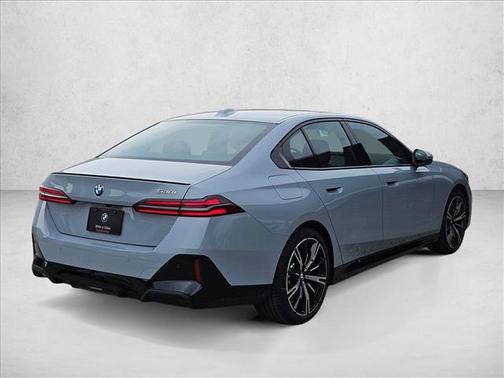 Brooklyn Grey Metallic 2027 BMW 530 i
