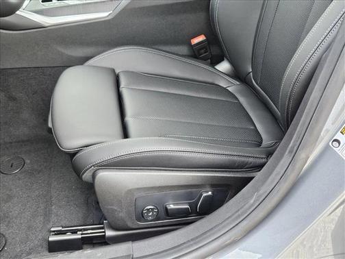 2025 BMW 330 i