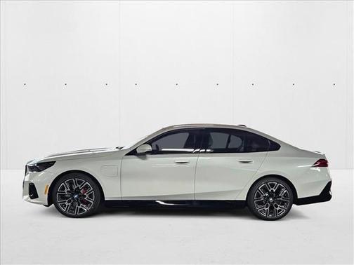 2026 BMW 550e 550e xDrive