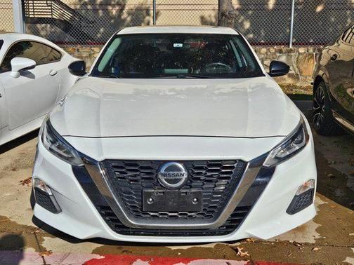 2020 Nissan Altima SR FWD