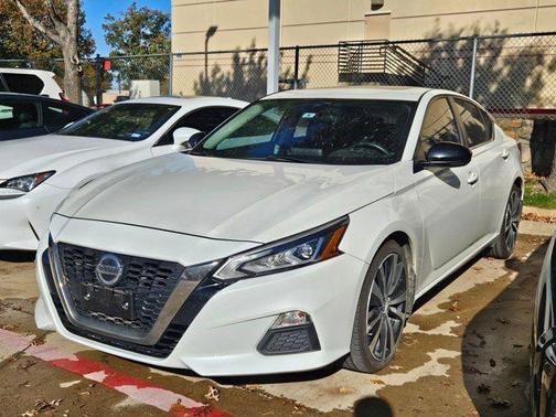 2020 Nissan Altima SR FWD
