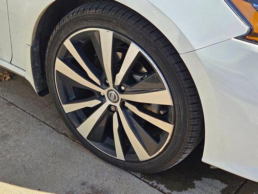 2020 Nissan Altima SR FWD