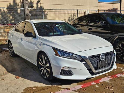 2020 Nissan Altima SR FWD