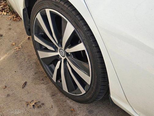 2020 Nissan Altima SR FWD