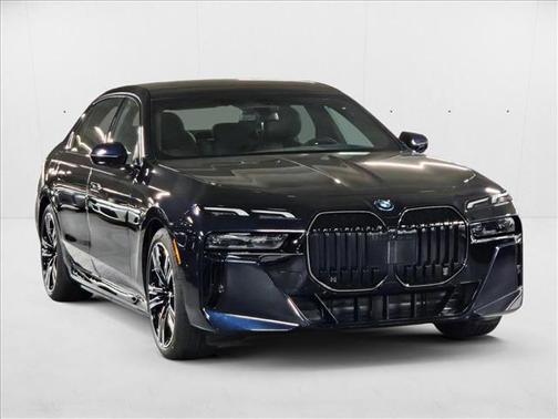 2025 BMW 750e i xDrive