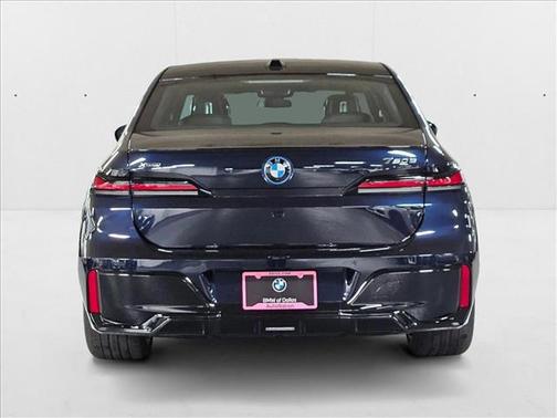 2025 BMW 750e i xDrive