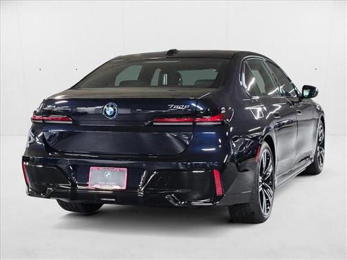 2025 BMW 750e i xDrive