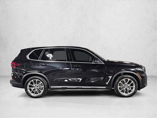 Black Sapphire Metallic 2024 BMW X5 xDrive40i