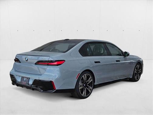2025 BMW 740 i
