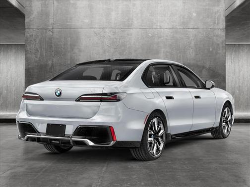 2025 BMW 740 i