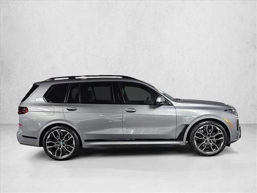 Skyscraper Grey Metallic 2024 BMW X7 xDrive40i
