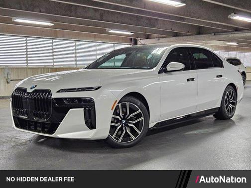 Mineral White Metallic 2026 BMW i7 eDrive50