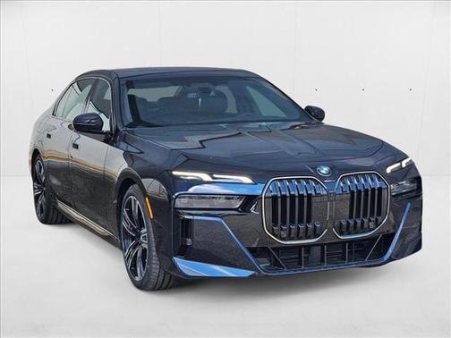 2025 BMW 740 i