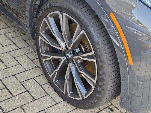 2021 BMW X7 M50i