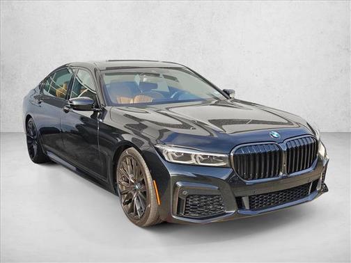 2022 BMW 740 i