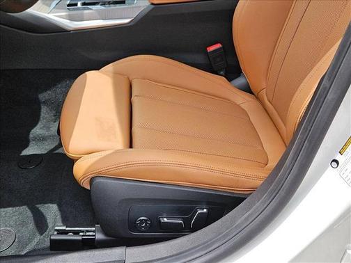2025 BMW 330 330i Sedan