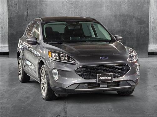 2022 Ford Escape Titanium