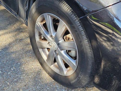 2017 Toyota Yaris LE