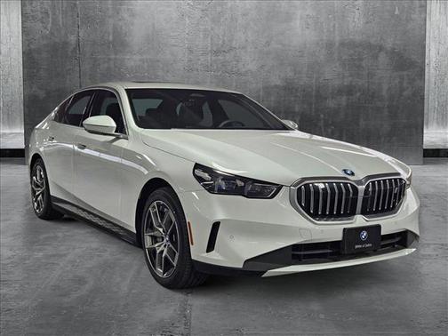 2024 BMW i5 eDrive40