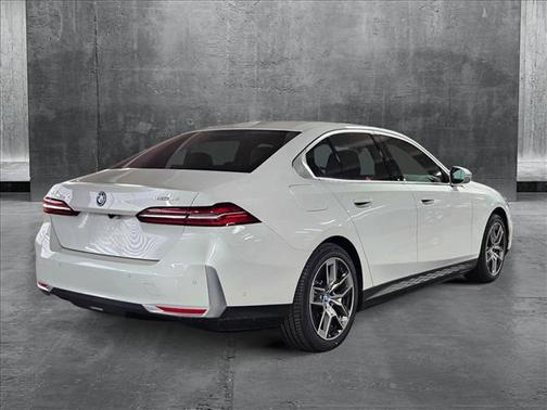 2024 BMW i5 eDrive40
