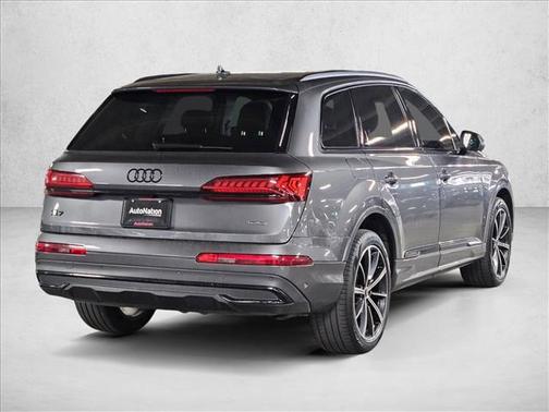 2022 Audi Q7 55 Premium Plus