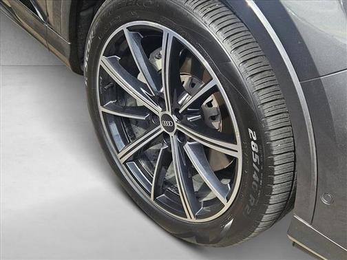 2022 Audi Q7 55 Premium Plus