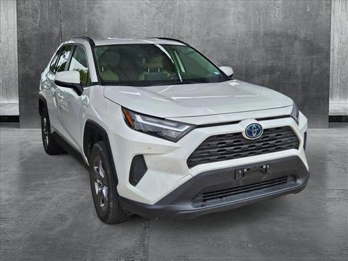 2022 Toyota RAV4 Hybrid XLE